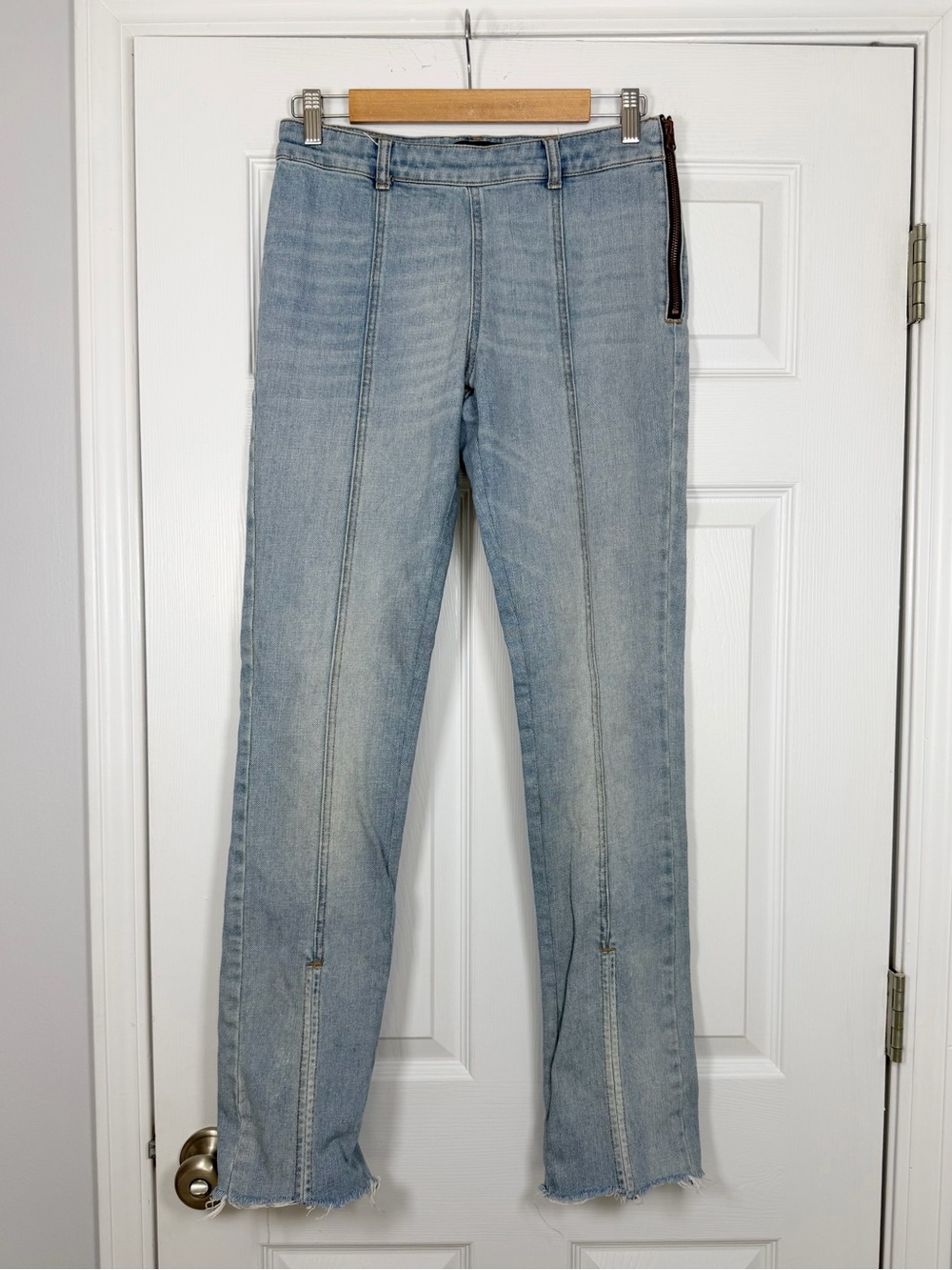 Retrofête Size 27 • Denim Pant Split Leg Grunge Jeans.